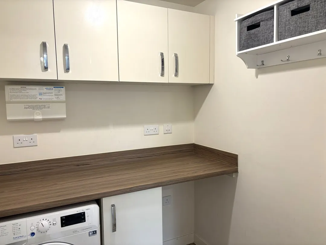 https://mr0.homeflow-assets.co.uk/files/photo/image/47727/4454/_x_/52900230.jpg