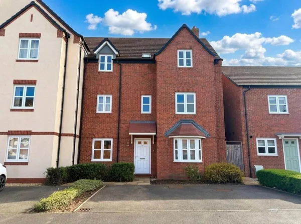 Chatham Road, Meon Vale, Stratford-up...