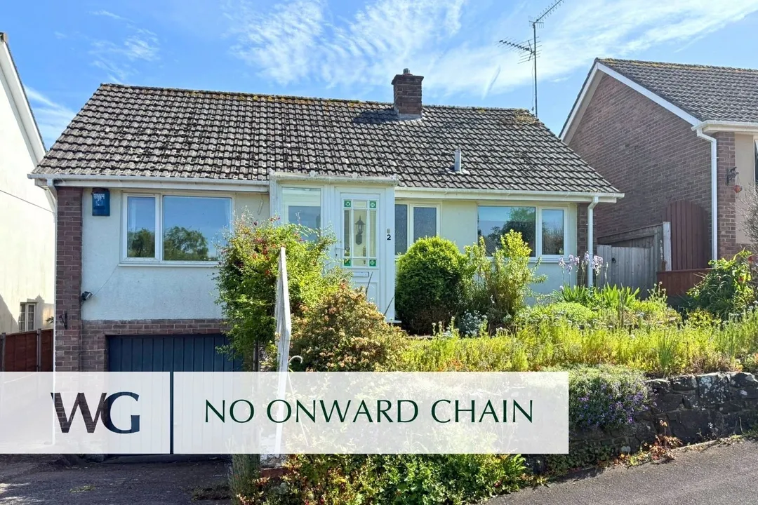 https://mr0.homeflow-assets.co.uk/files/photo/image/47728/0094/_x_/TOP250297_19.jpg
