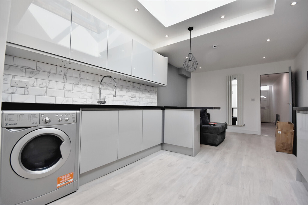 Room 4 of 5, Marlborough Road, Coventry, CV2 4EN Image 4