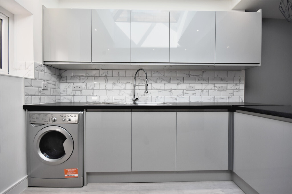 Room 4 of 5, Marlborough Road, Coventry, CV2 4EN Image 8