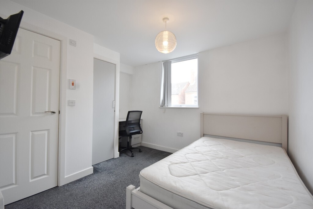 Room 3 of 5, St. Margaret Road, Coventry, CV1 2BT Image 3