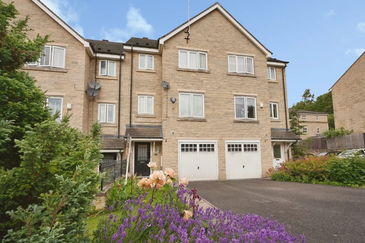 Axminster Drive, Bailiff Bridge, Brighouse