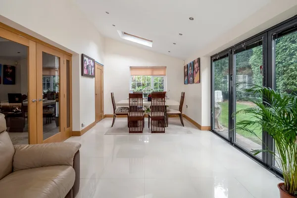 Arthog Road, Hale, WA15 photo 9
