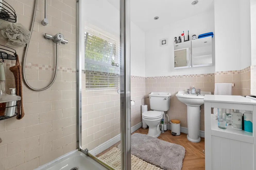 Property carousel item 12