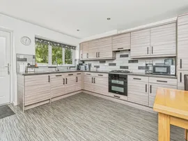 Brownhill Road, Birstall, Batley thumb 2