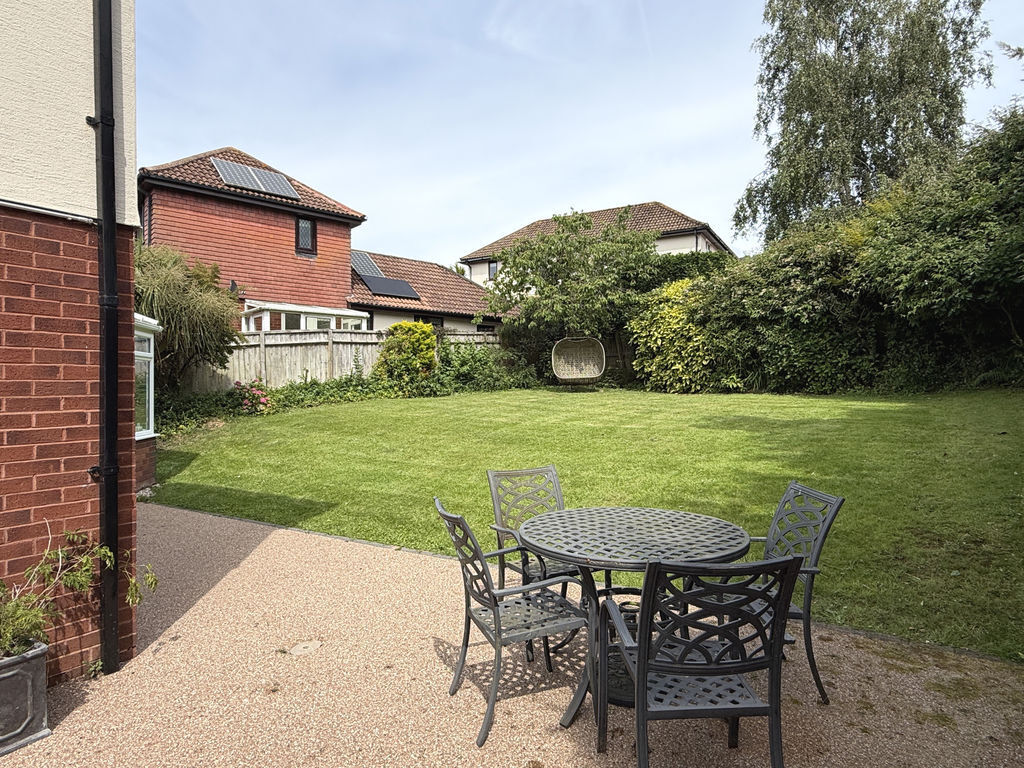 Meadow View Close, Sidmouth Image 3