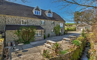 Old Coach Road, Trink, St. Ives