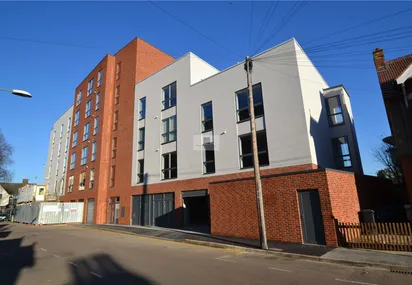 Station Road, Junction Court, WD17
