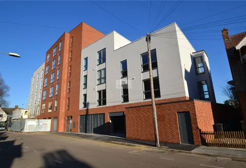 Station Road, Junction Court, WD17