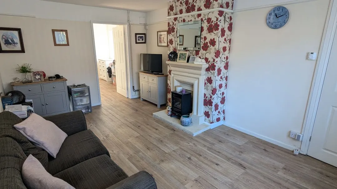 https://mr0.homeflow-assets.co.uk/files/photo/image/47730/3187/_x_/47866146.jpg
