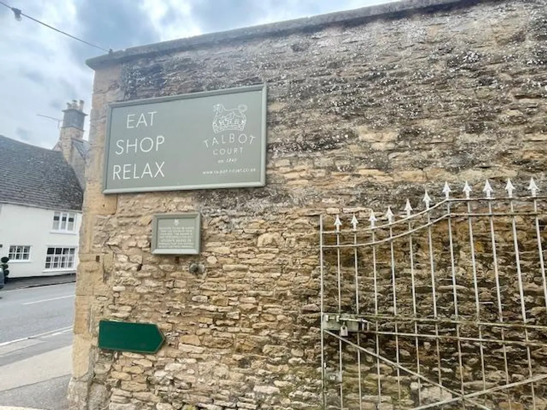 https://mr0.homeflow-assets.co.uk/files/photo/image/47730/6820/_x_/9ZsEUkHfx0WG8b41p5jqEg.jpg