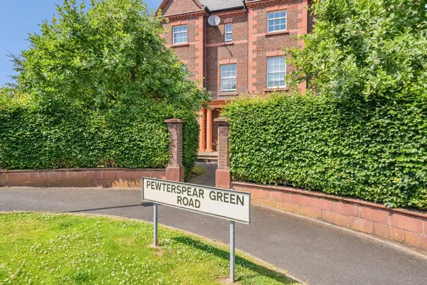 Pewterspear Green Road, Appleton, War...