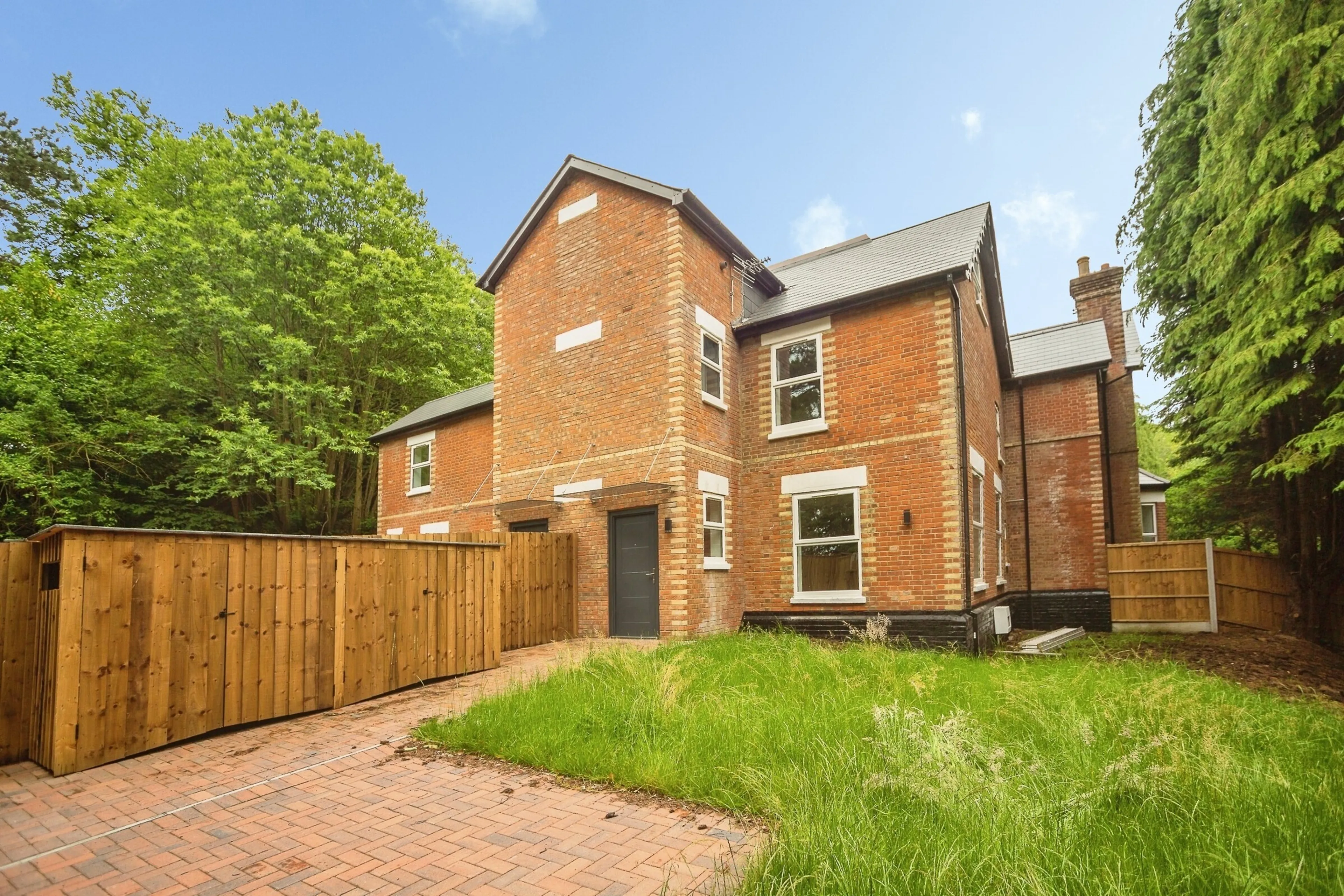 Property photo 0