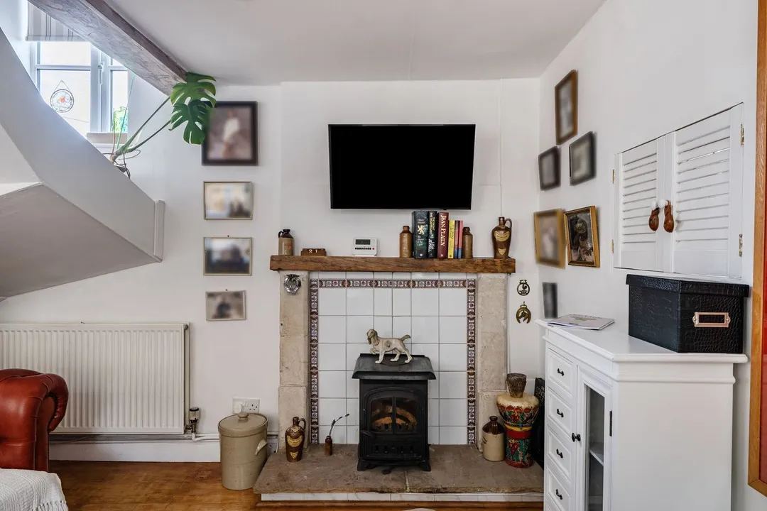 https://mr0.homeflow-assets.co.uk/files/photo/image/47731/8176/_x_/57204063.jpg