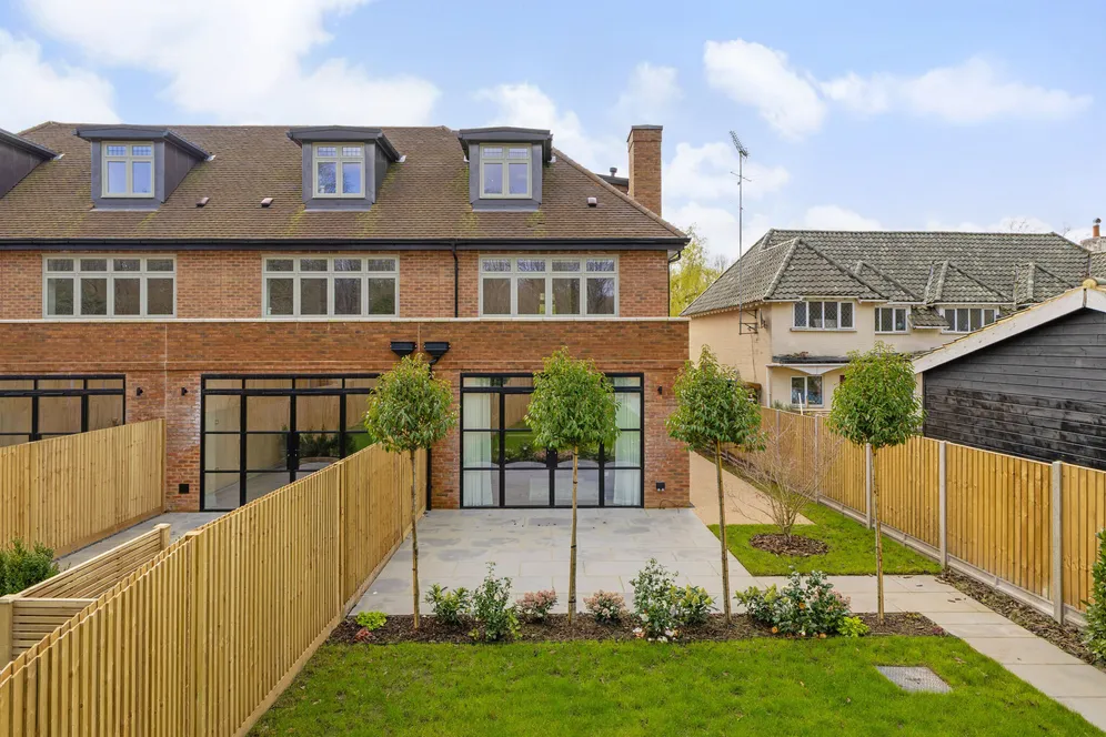 No. 1 Ronmar Place, Oxshott, KT22 photo 15