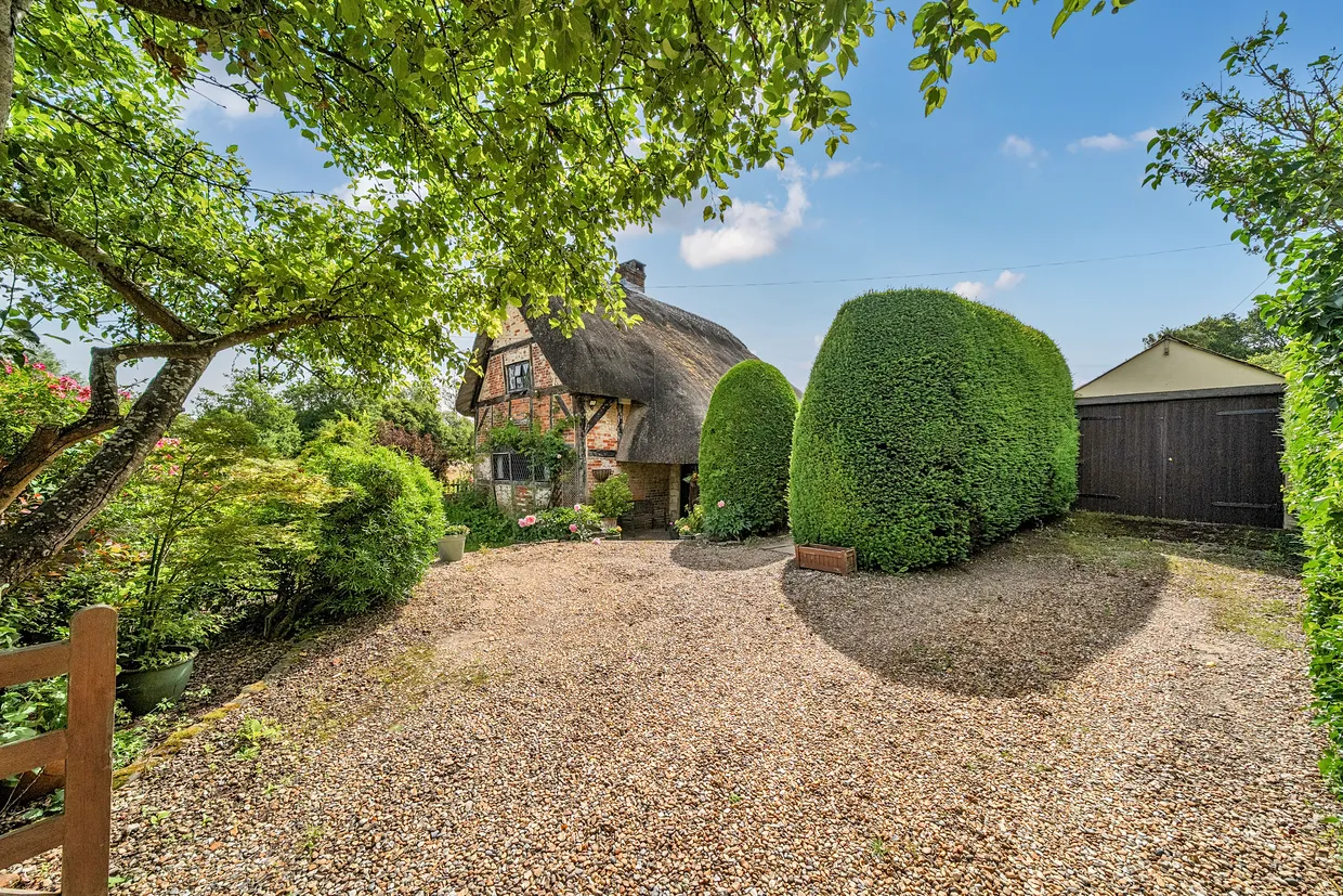 Oakhanger Road, Oakhanger, GU35 photo 9
