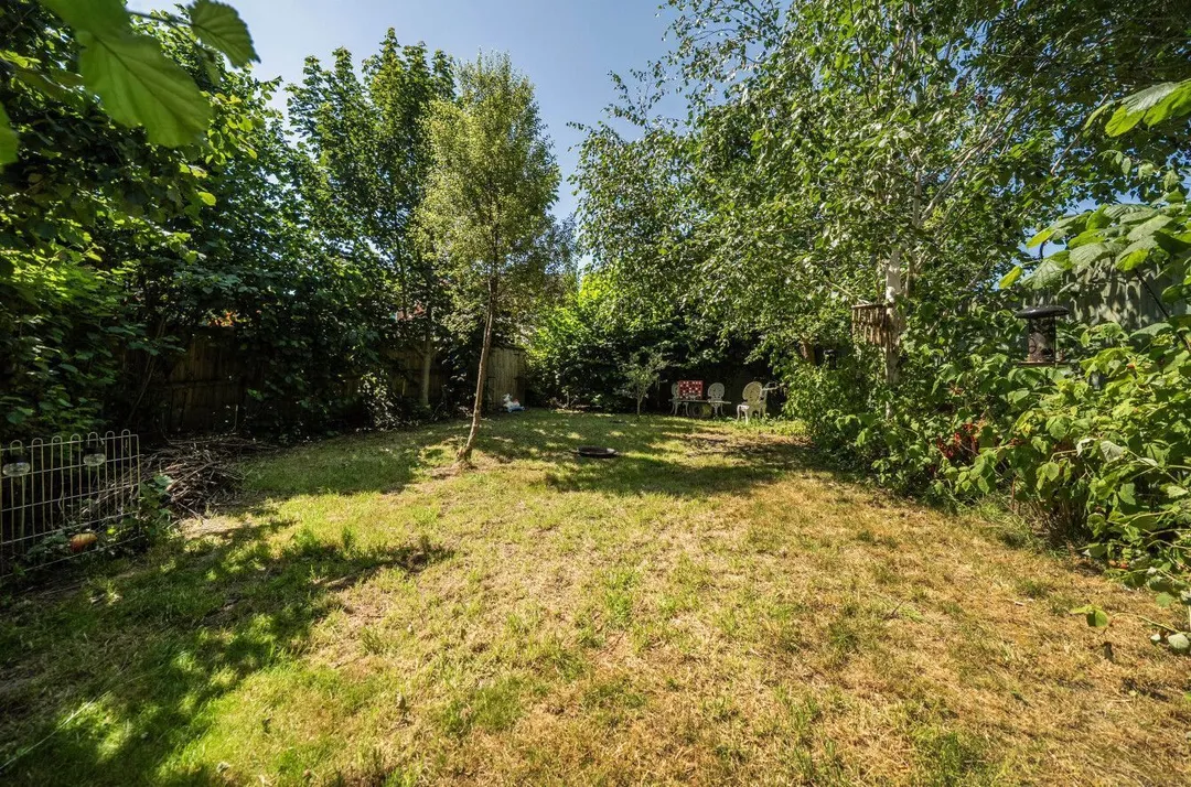 https://mr0.homeflow-assets.co.uk/files/photo/image/47733/2407/_x_/57947830.jpg