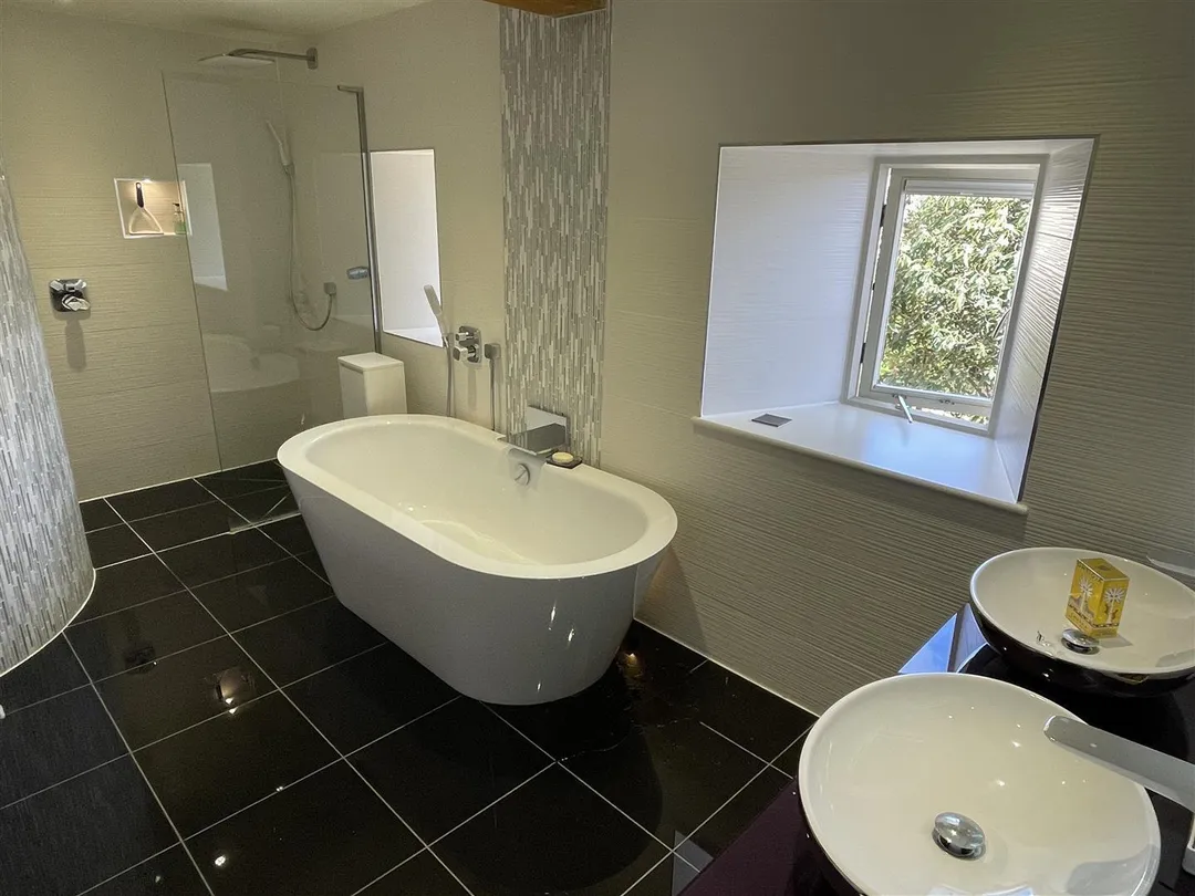 https://mr0.homeflow-assets.co.uk/files/photo/image/47735/7760/_x_/Fub3AviuaES3GVnftML1Ww.jpg