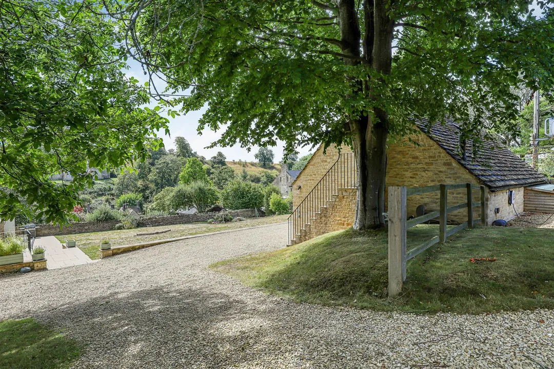 https://mr0.homeflow-assets.co.uk/files/photo/image/47735/7774/_x_/5ESM1q-PWEaBhLWf_8y0PA.jpg