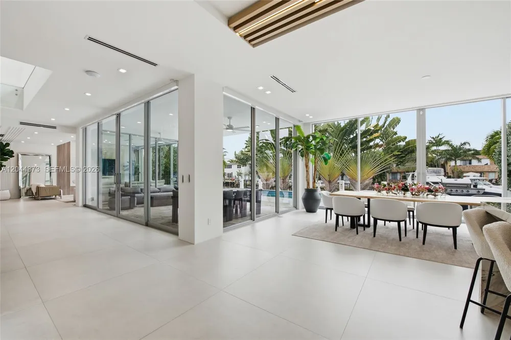 91 Fiesta Way, Fort Lauderdale, FL 33301