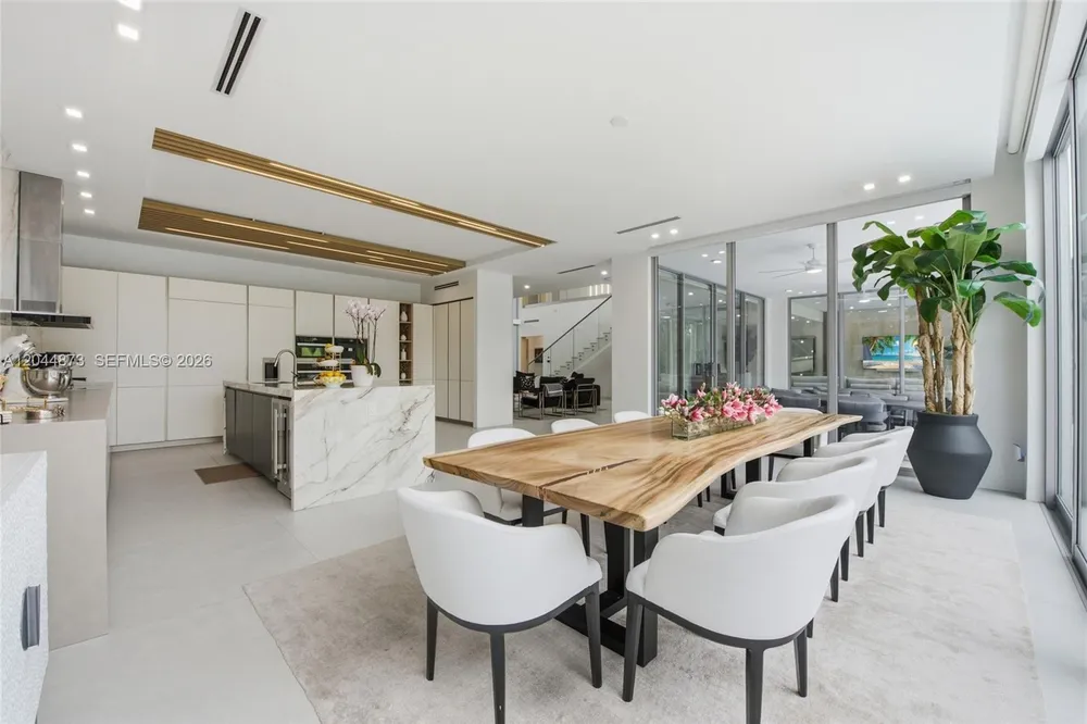 91 Fiesta Way, Fort Lauderdale, FL 33301