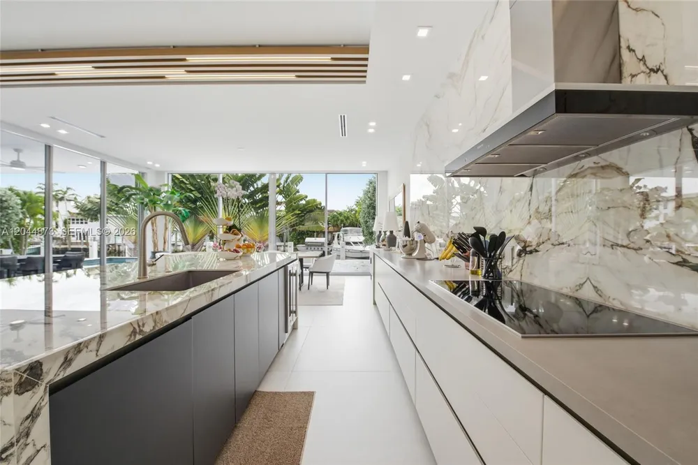 91 Fiesta Way, Fort Lauderdale, FL 33301