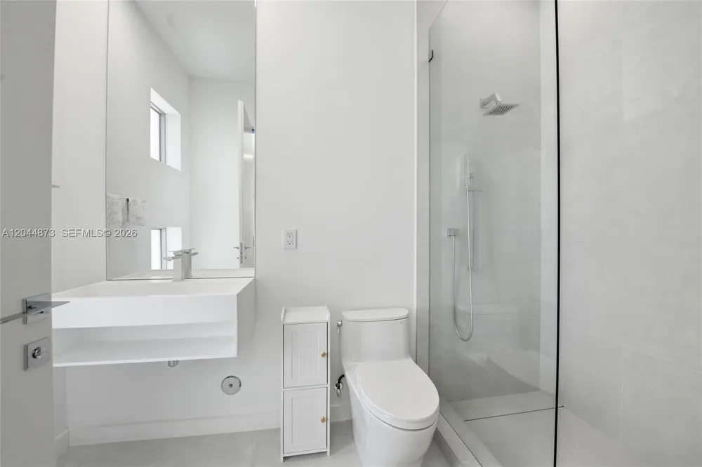 91 Fiesta Way, Fort Lauderdale, FL 33301