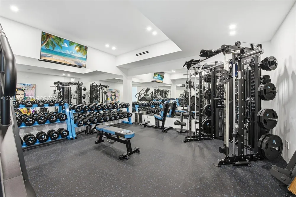 91 Fiesta Way, Fort Lauderdale, FL 33301