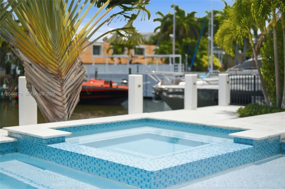 91 Fiesta Way, Fort Lauderdale, FL 33301