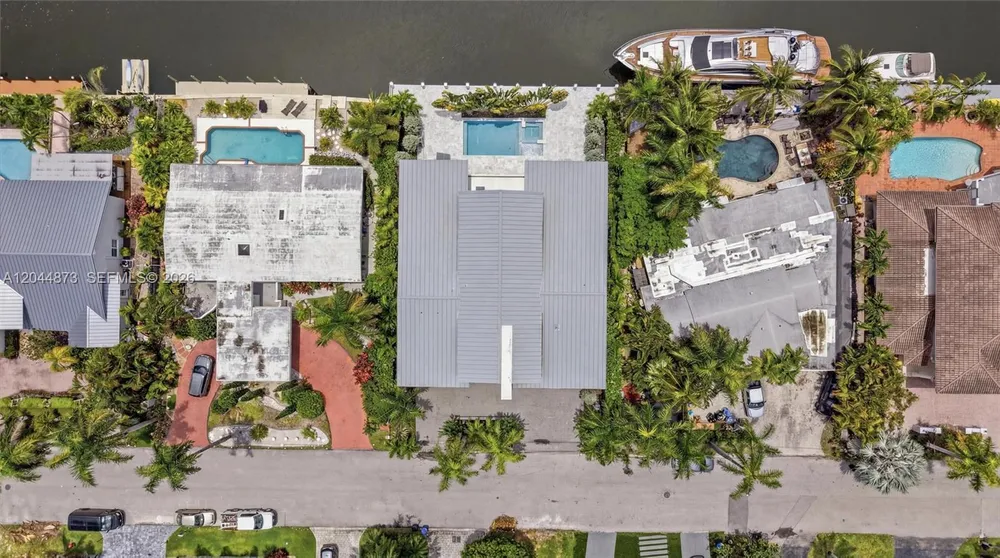 91 Fiesta Way, Fort Lauderdale, FL 33301