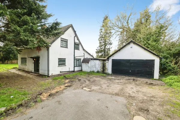 Abridge Road, Chigwell, Essex, IG7