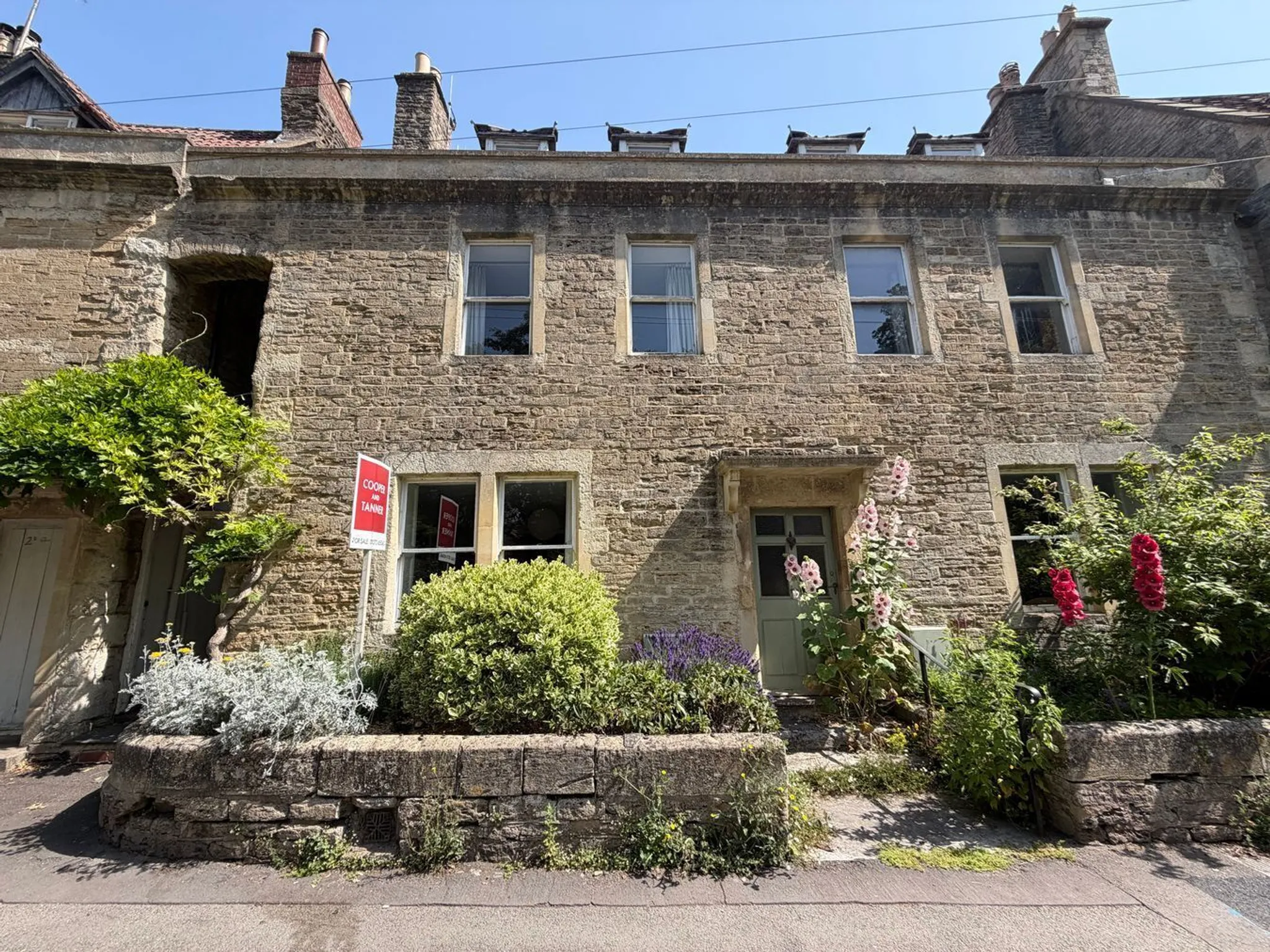 https://mr0.homeflow-assets.co.uk/files/photo/image/47738/5452/_x_/57868784.jpg