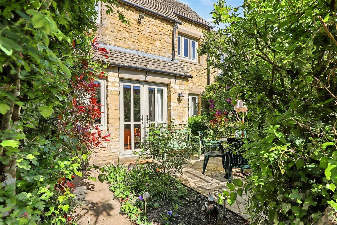 https://mr0.homeflow-assets.co.uk/files/photo/image/47739/4149/_x_/pyPoKt12NEiDTqv_OmnK8w.jpg