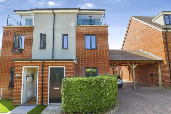 Bailey Drive, Castle Hill, Ebbsfleet ...