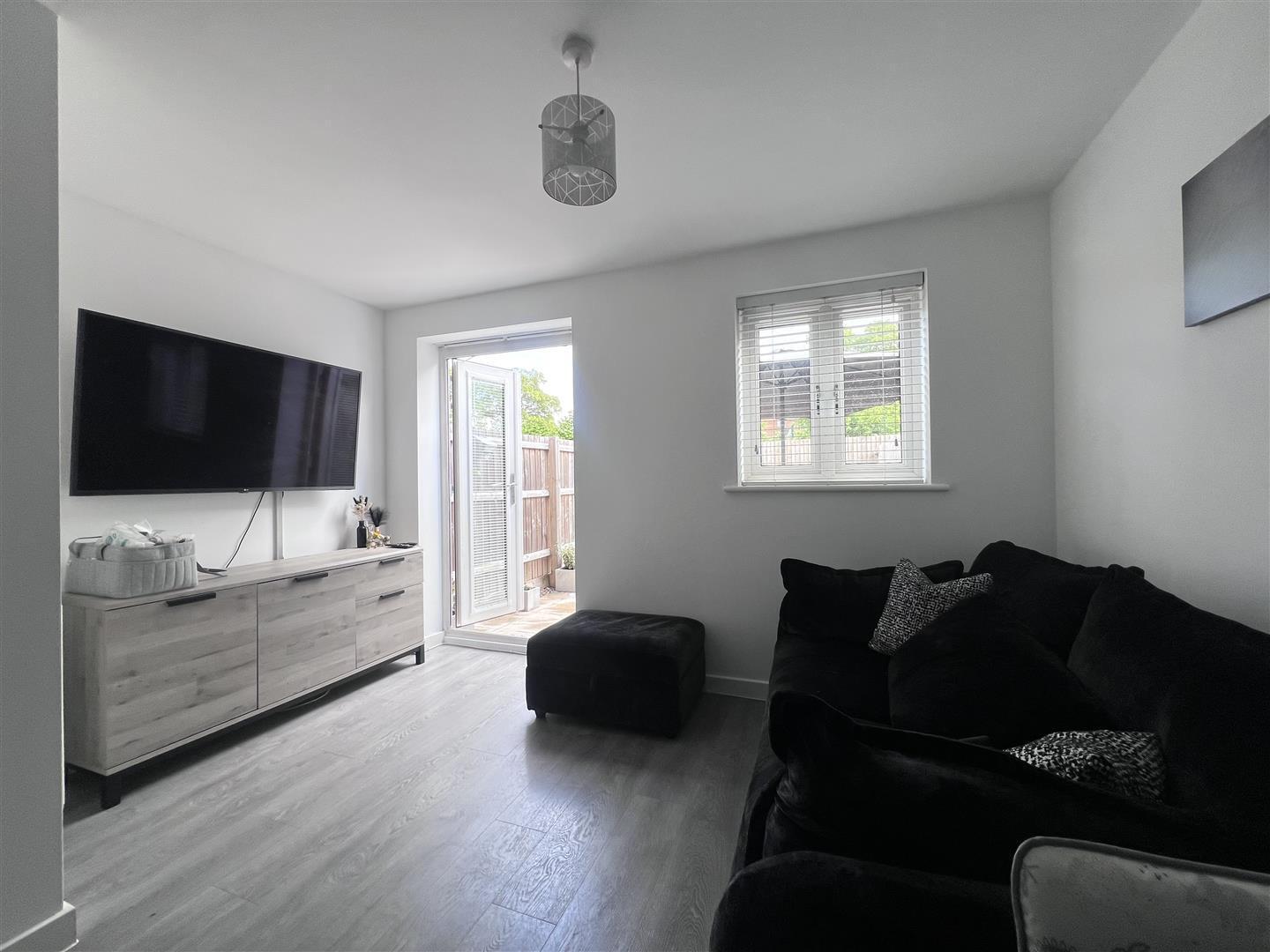 Kempton Drive, Towcester Image 3