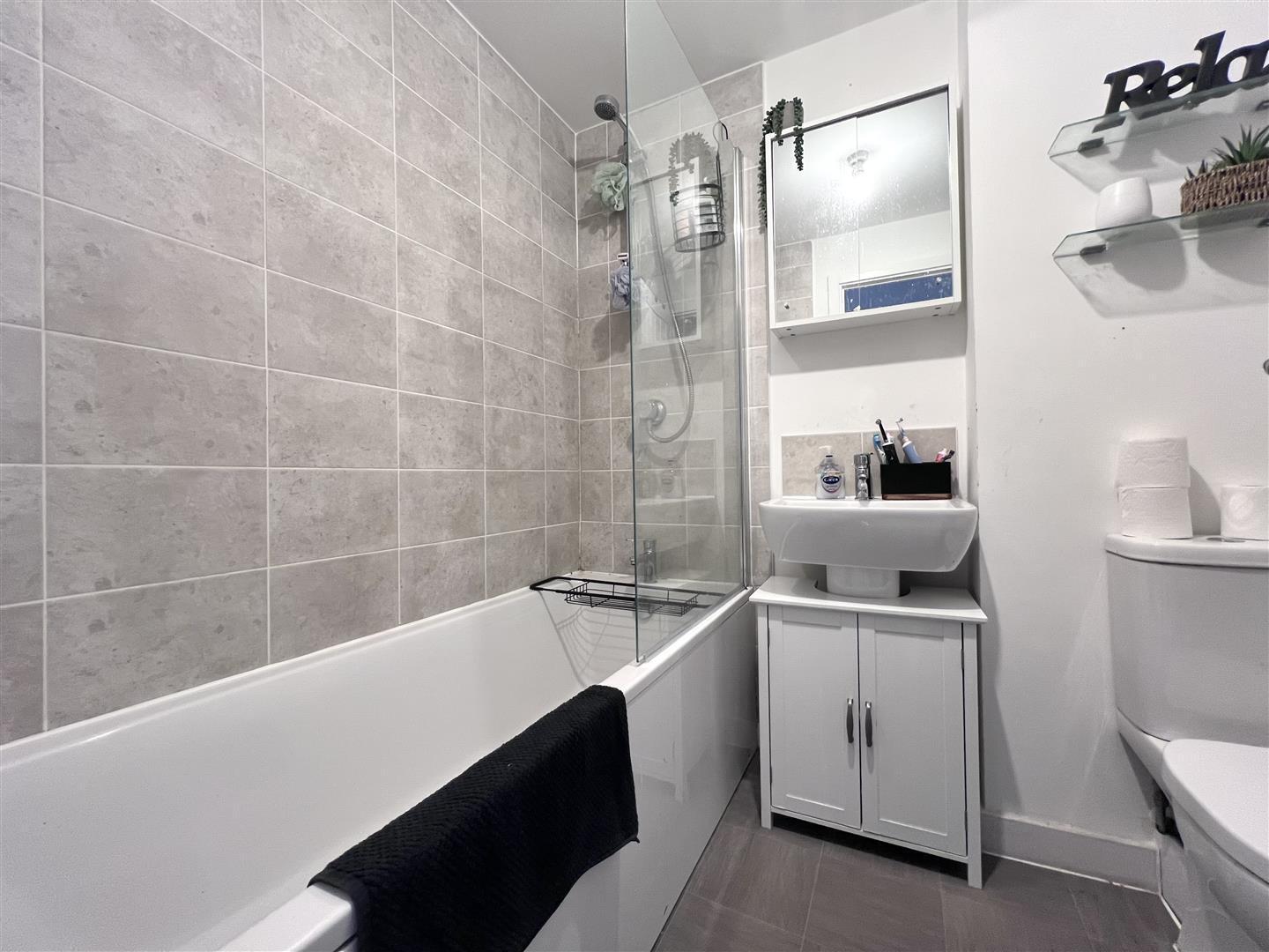 Kempton Drive, Towcester Image 6