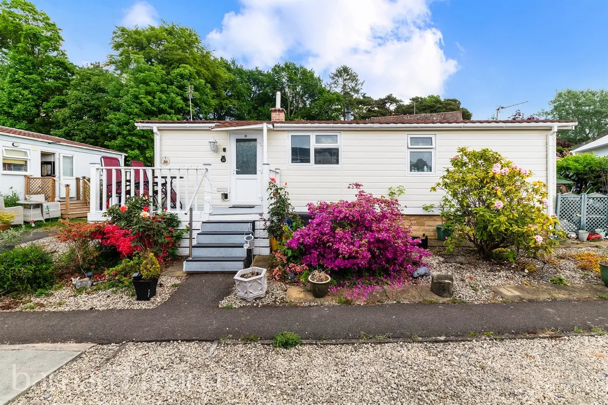 Vann Lake Road, Ockley, Dorking