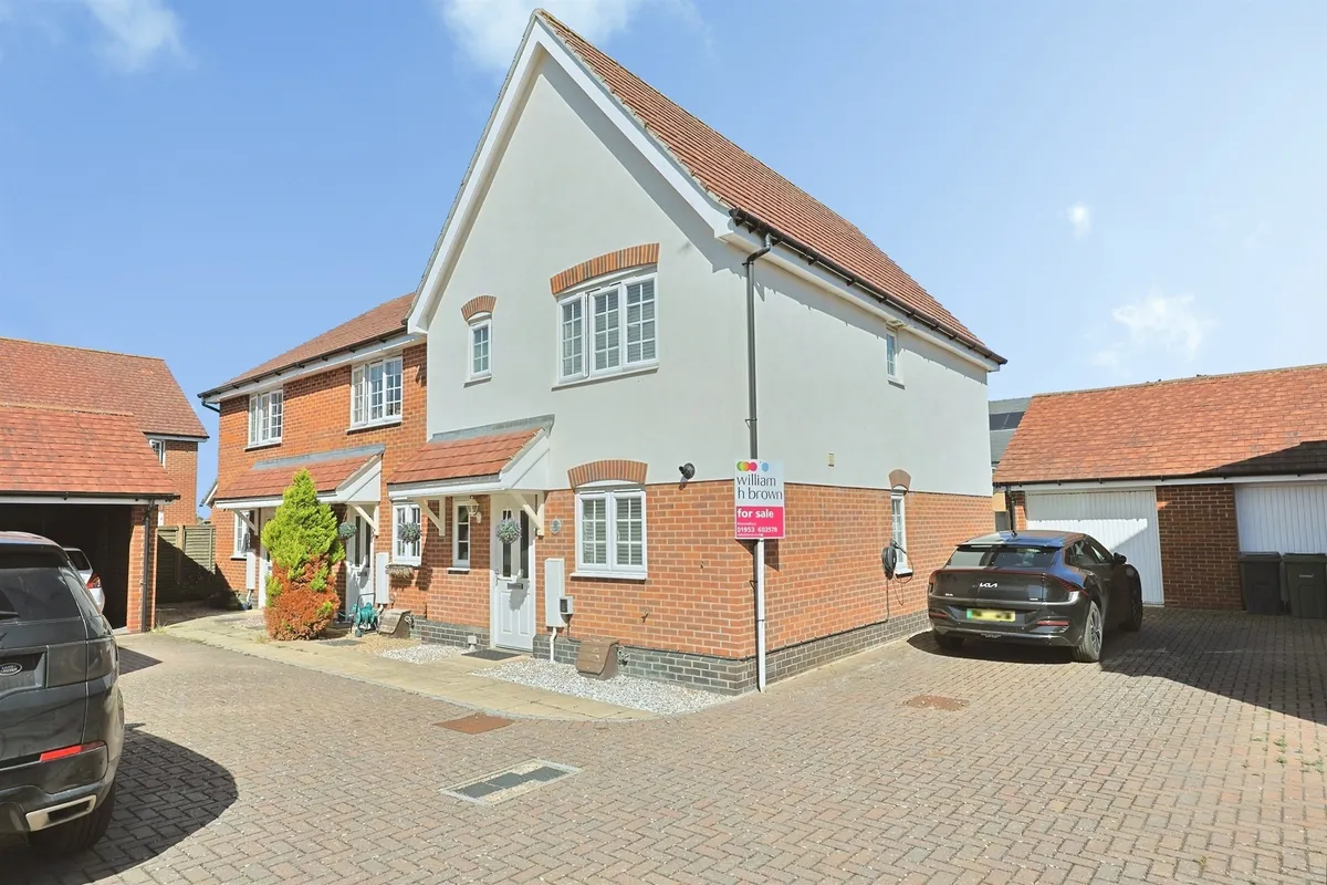 Curlew Crescent, Wymondham