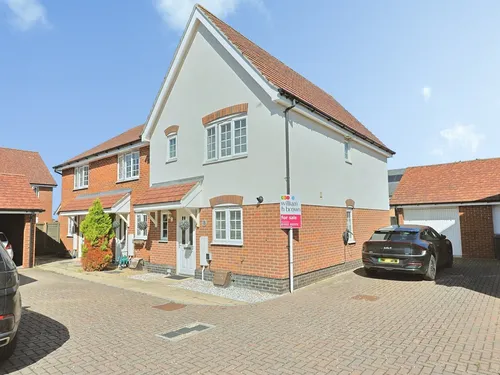 Curlew Crescent, Wymondhamphoto