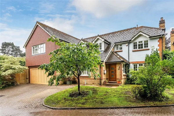 Warenne Heights, Cronks Hill Road, RH1 photo 1