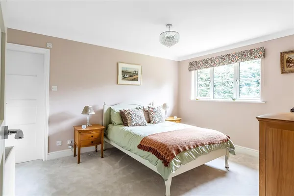Warenne Heights, Cronks Hill Road, RH1 photo 17