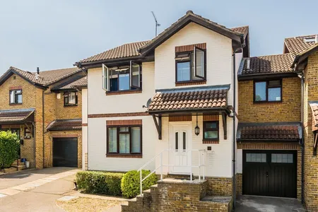 Vale Close, Weybridge, KT13