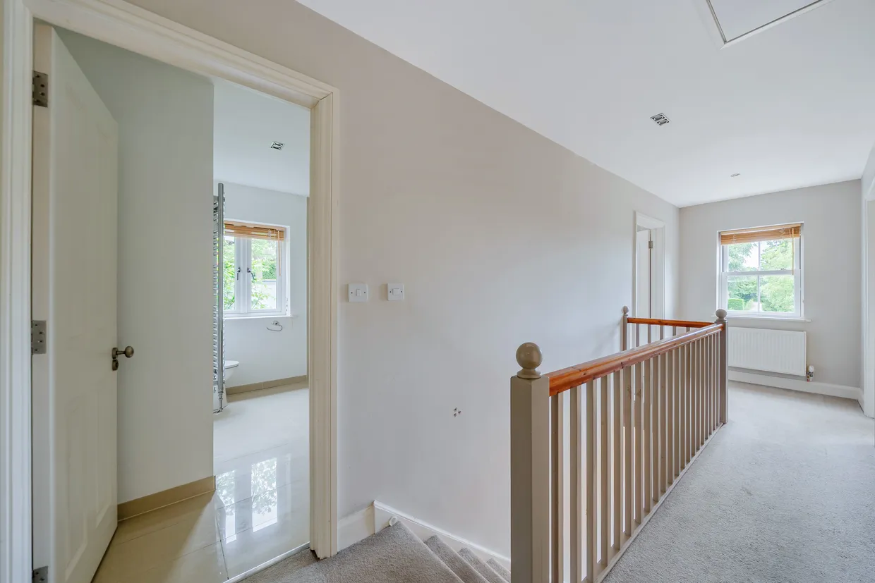 Nethern Court Road, Caterham, CR3 photo 11