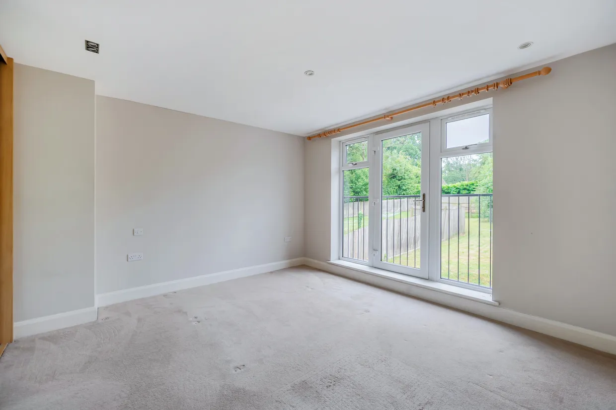Nethern Court Road, Caterham, CR3 photo 15