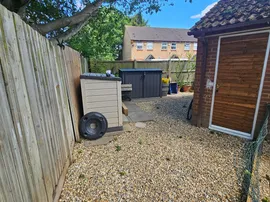 Milton Gardens, Staines-Upon-Thames thumb 3