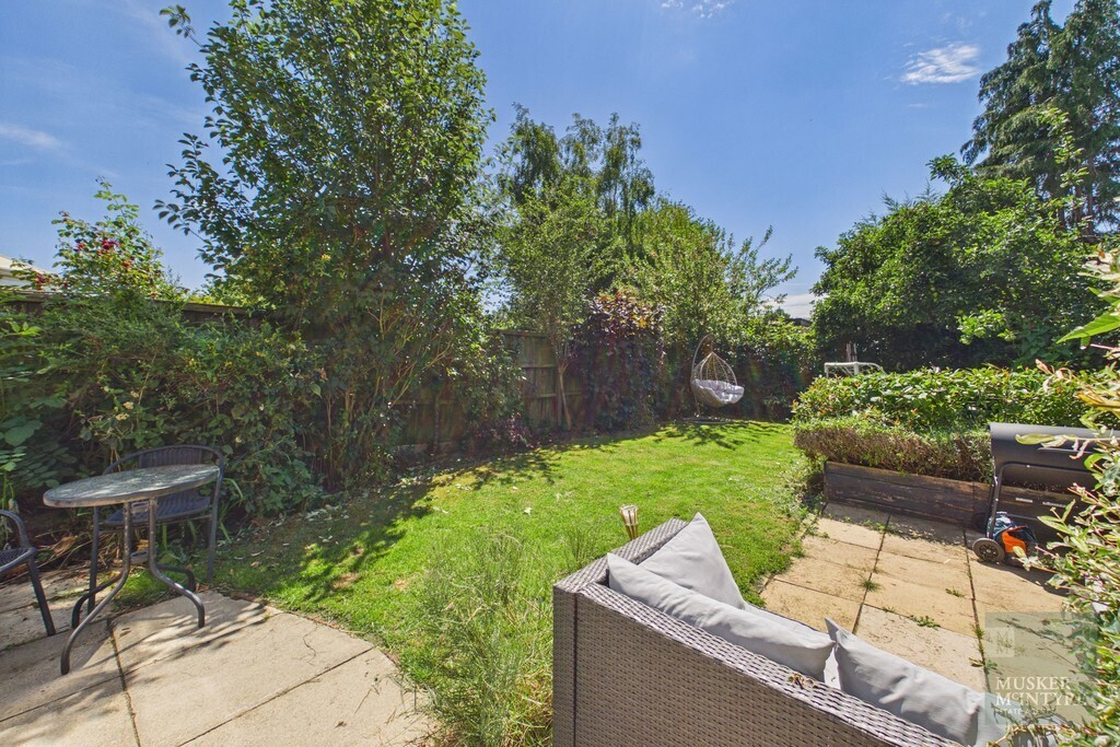 Pilgrims Way, Bungay Image 14