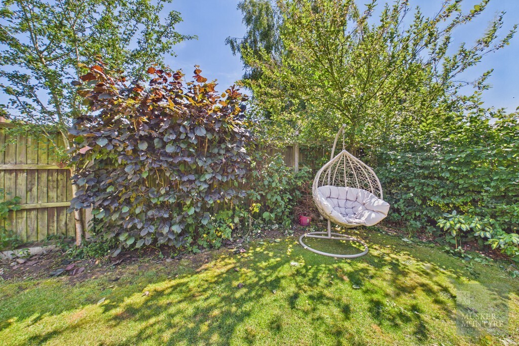 Pilgrims Way, Bungay Image 15