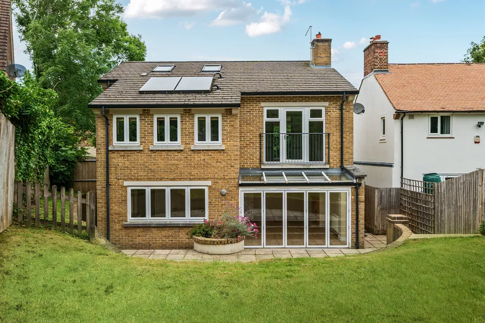 Nethern Court Road, Caterham, CR3 photo 8