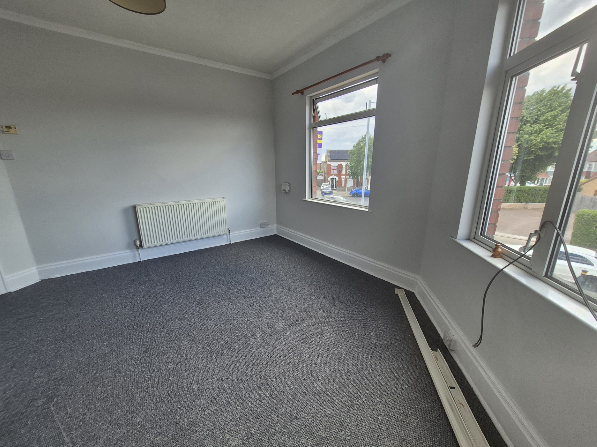 Flat 299 Ings Road Image 4
